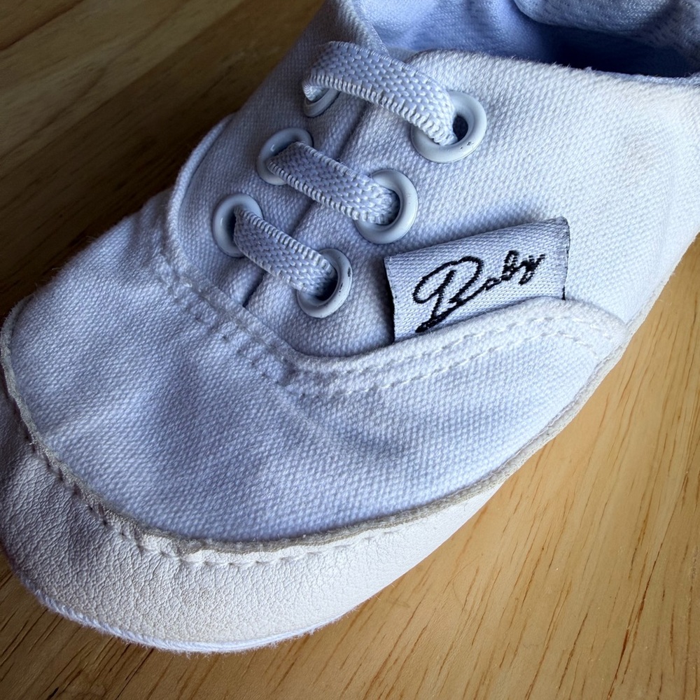 White Baby Lace Up Crib Shoes 6-12M Soft Sole Christening Shoes - Picture 4 of 4